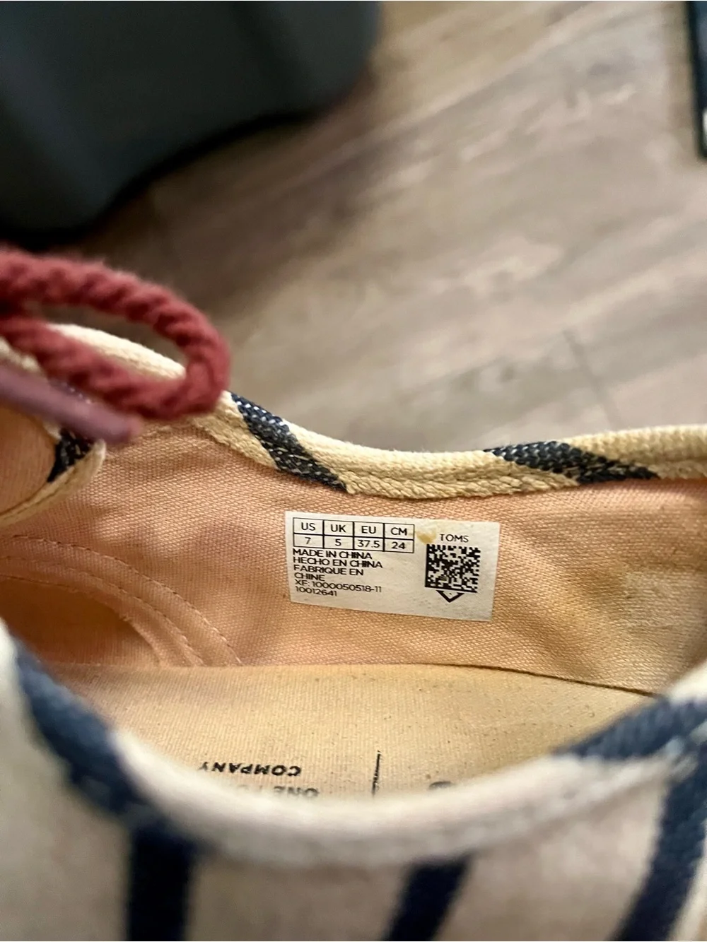 TOMS Cordones Natural Woven Rivera Stripe on Rope Navy Stripes and Red Laces